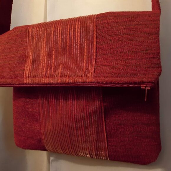 New Garnet Red Shoulder Bag Purse Lots of pockets and zippers! Dressy Formal - Picture 4 of 14